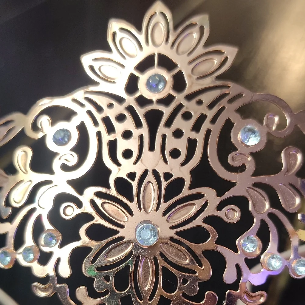 BEAUTIFUL ROSE GOLD FACE MASK FLORAL  WITH RHINESTONES